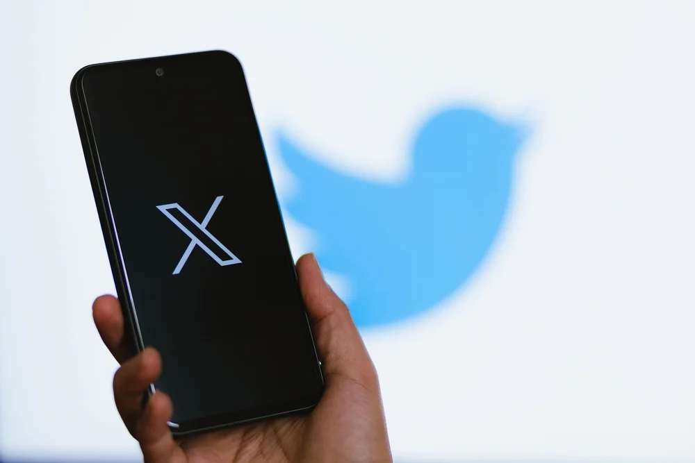 Twitter หรือ X